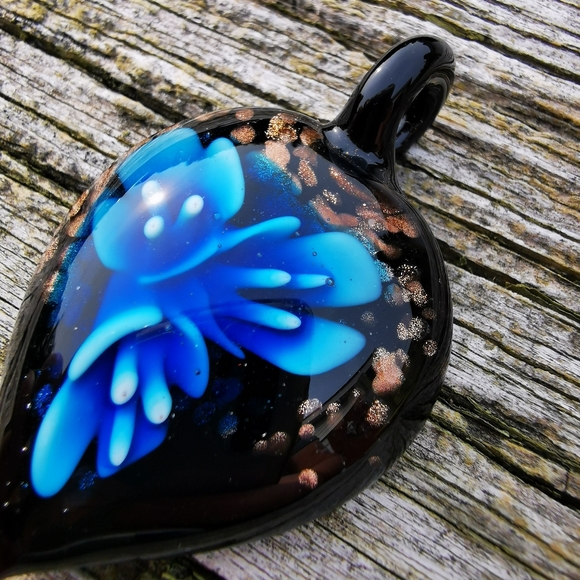 Vintage Art Glass Pendant Heart Shape with Blue Flowers and Aventurine - Picture 4 of 12